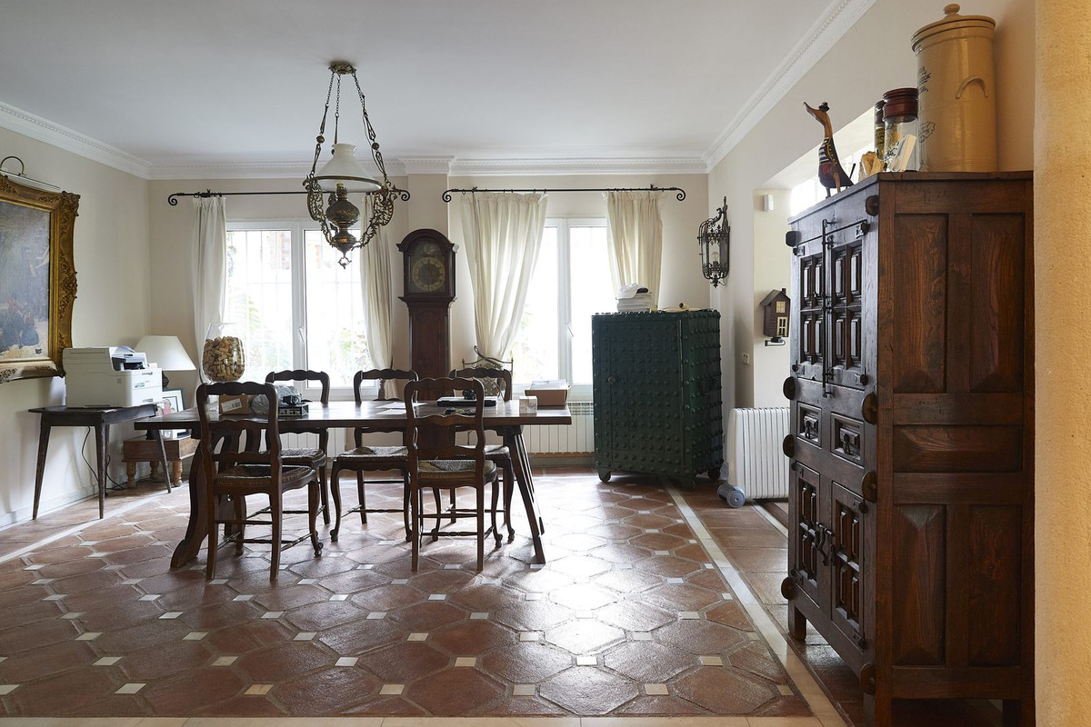 5 Bed, 5 Bath, HouseFor Sale, Golden Mile, Malaga