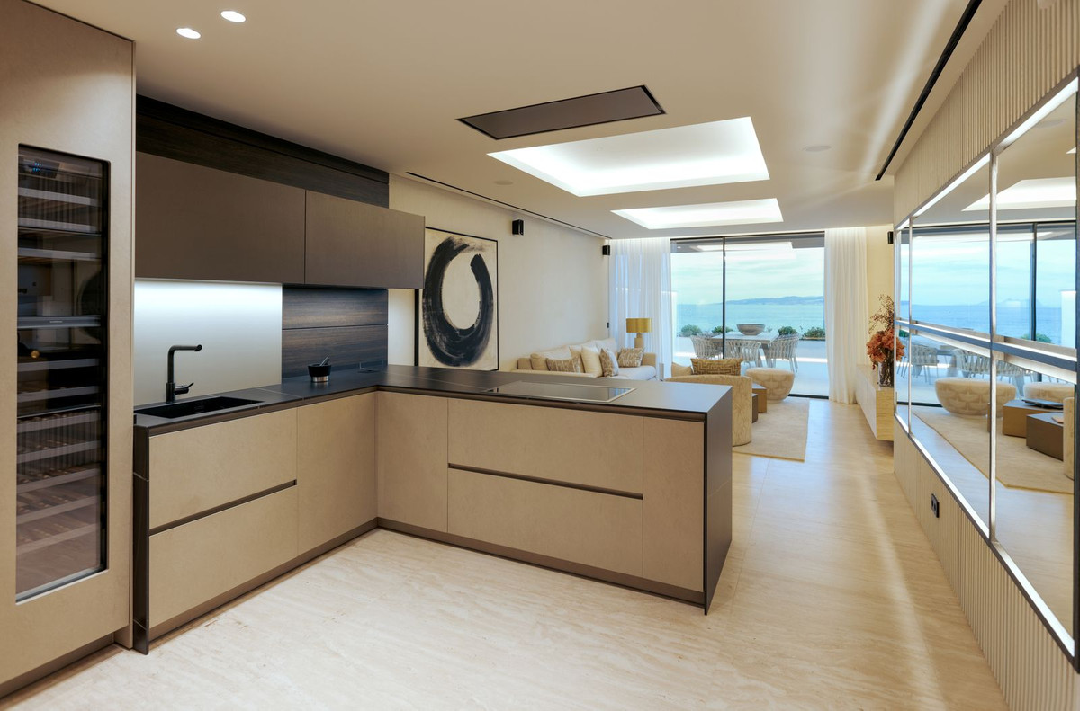 3 Bed, 3 Bath, ApartmentFor Sale, Estepona, Malaga