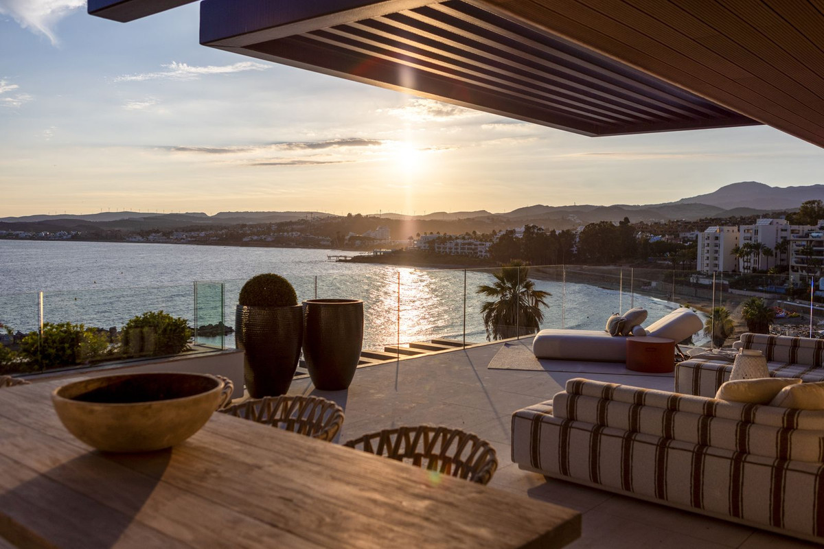 3 Bed, 3 Bath, ApartmentFor Sale, Estepona, Malaga