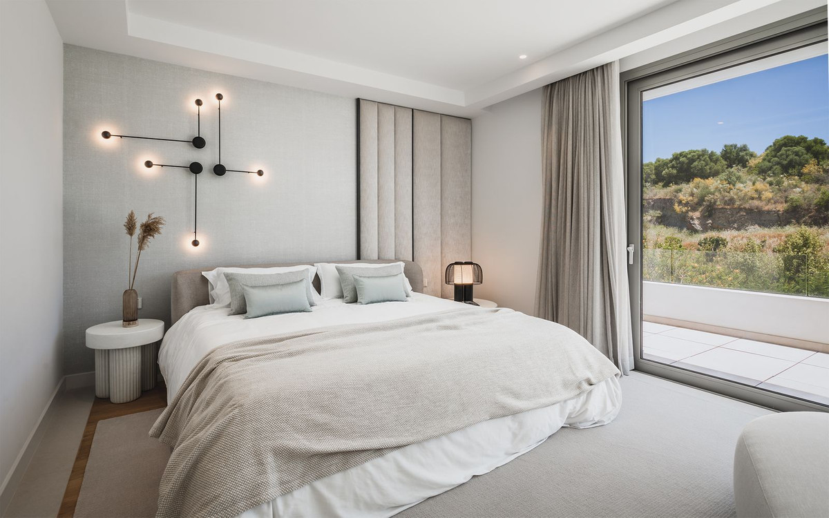 4 Bed, 4 Bath, HouseFor Sale, El Paraíso, Estepona, Malaga