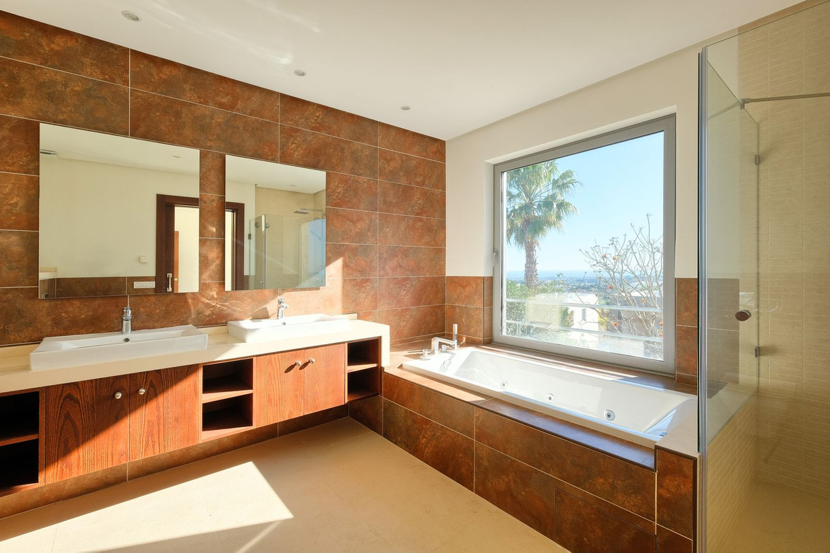 4 Bed, 5 Bath, HouseFor Sale, Benahavis, Malaga