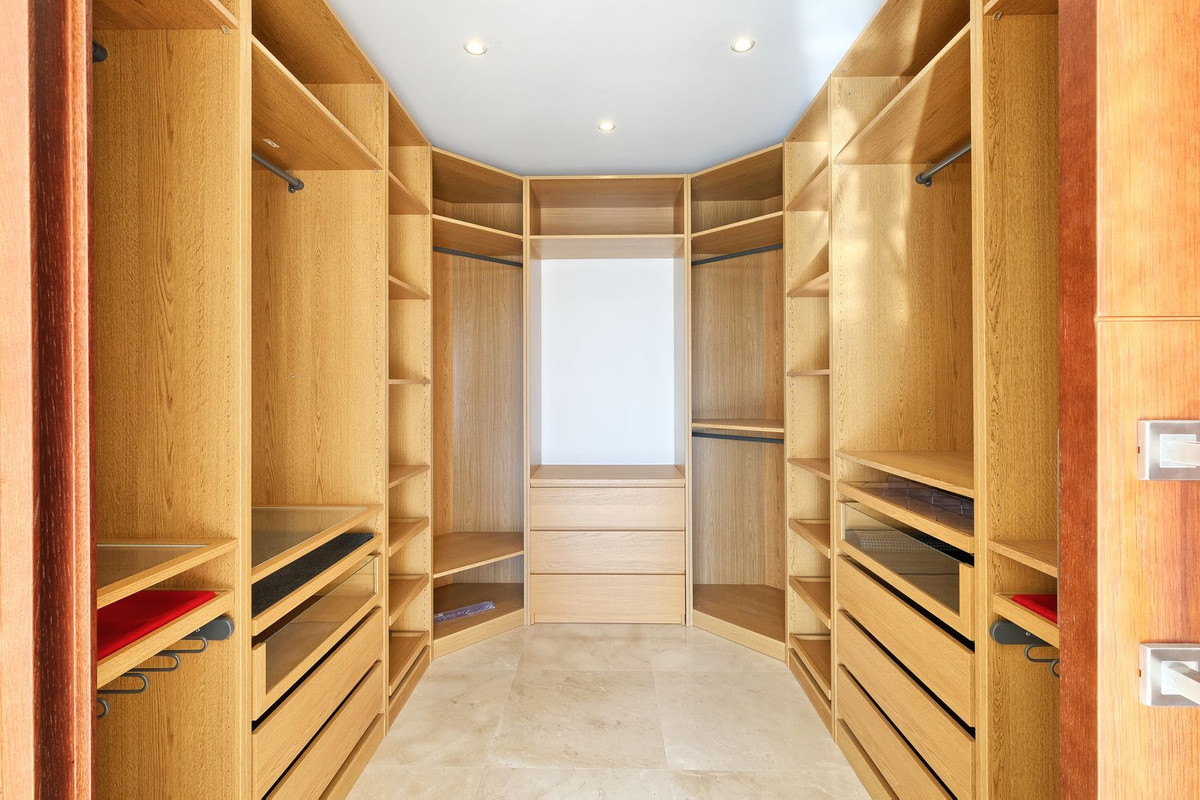 4 Bed, 5 Bath, HouseFor Sale, Benahavis, Malaga