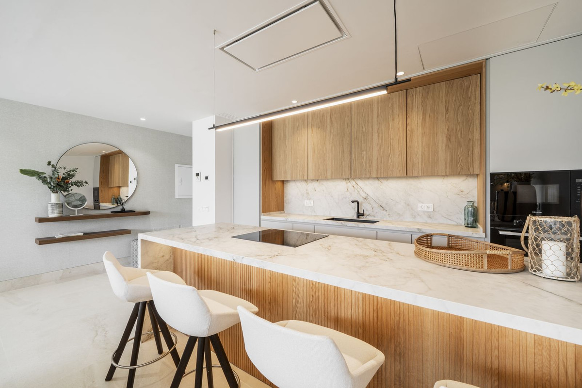 3 Bed, 3 Bath, ApartmentFor Sale, Aloha, Malaga