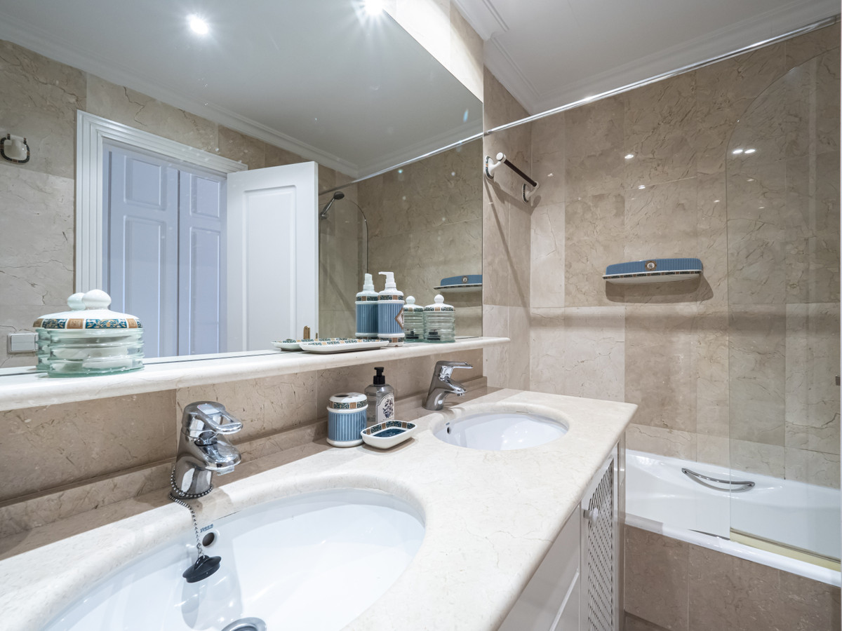 2 Bed, 2 Bath, ApartmentFor Sale, Puerto Banus, Malaga