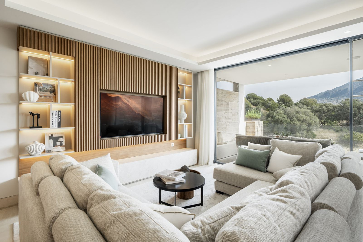 2 Bed, 2 Bath, ApartmentFor Sale, Aloha, Malaga