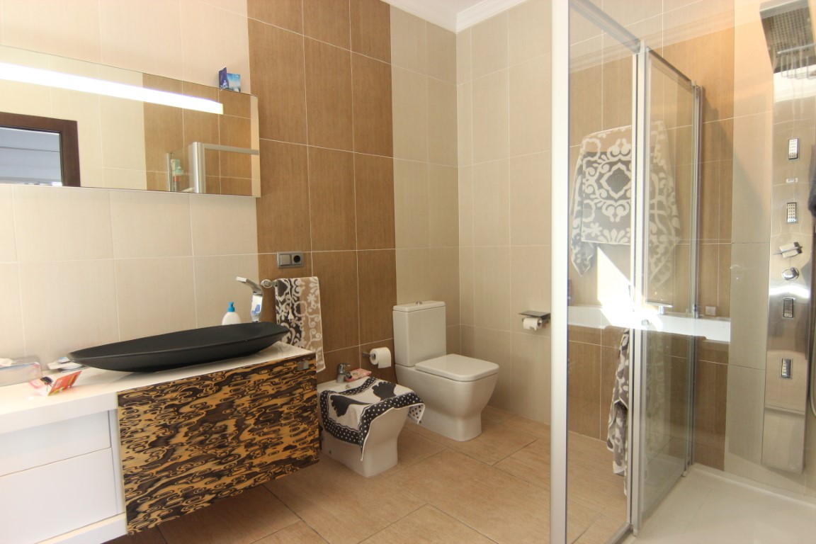 5 Bed, 4 Bath, HouseFor Sale, Javea, Alicante