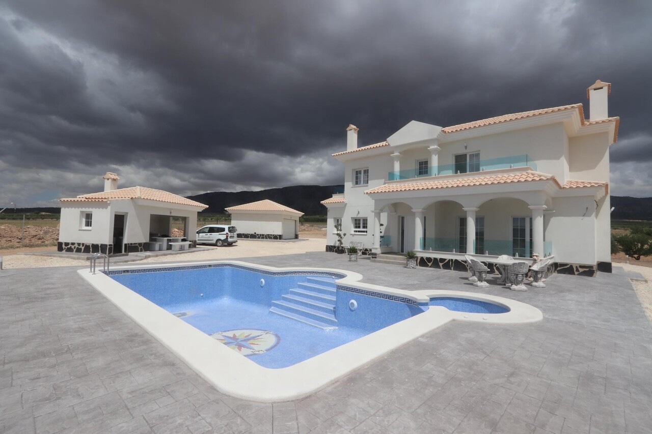 4 Bed, 3 Bath, HouseFor Sale, Pinoso, Alicante