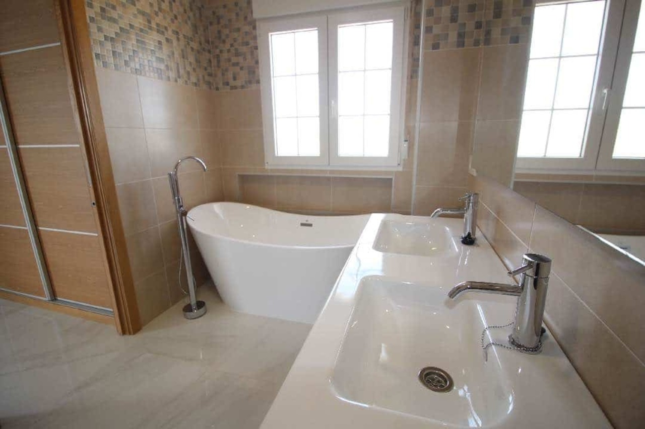 4 Bed, 3 Bath, HouseFor Sale, Pinoso, Alicante