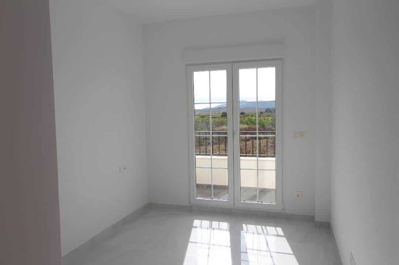 4 Bed, 3 Bath, HouseFor Sale, Pinoso, Alicante
