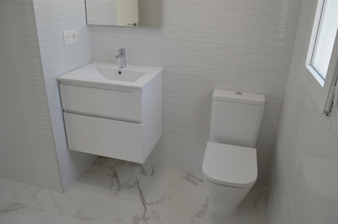 5 Bed, 3 Bath, HouseFor Sale, Pinoso, Alicante