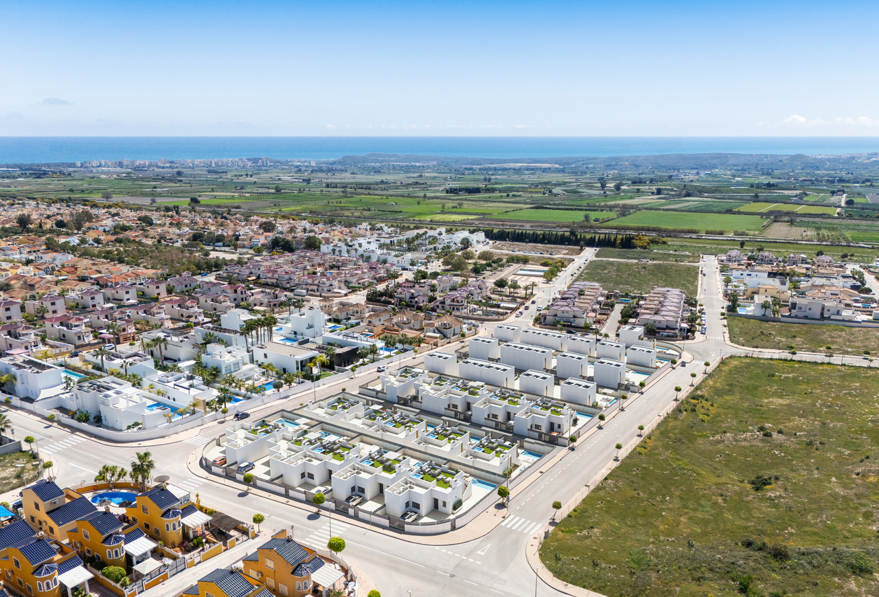 3 Bed, 2 Bath, HouseFor Sale, La Marina, Alicante