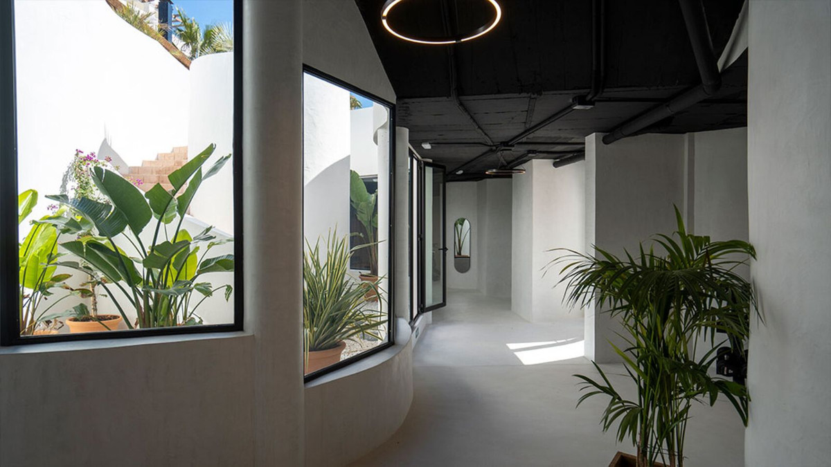 2 Bed, 1 Bath, ApartmentFor Sale, Aloha, Malaga