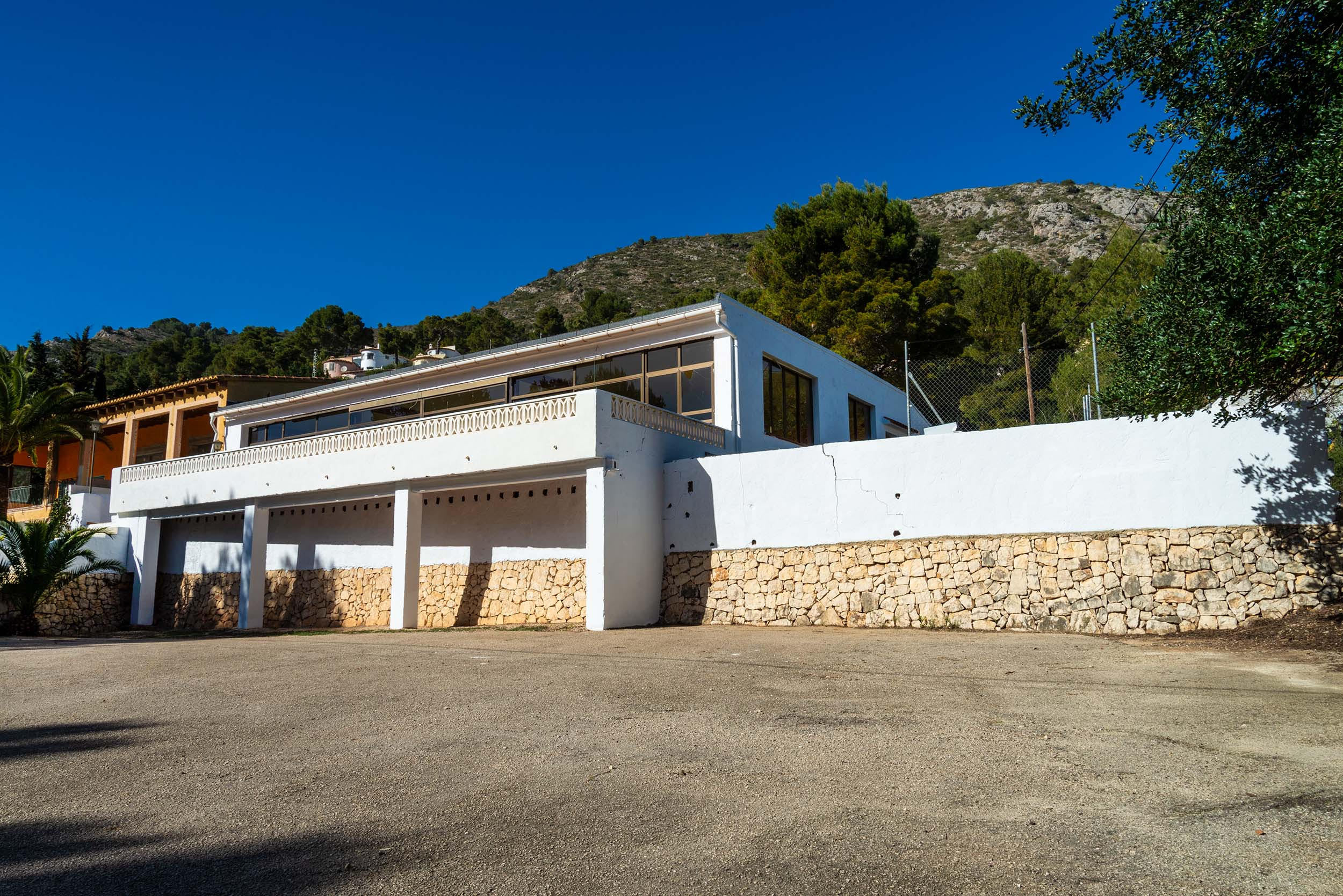 Commercial Property, For Sale