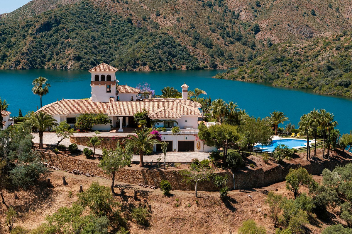 6 Bed, 6 Bath, HouseFor Sale, Istán, Malaga