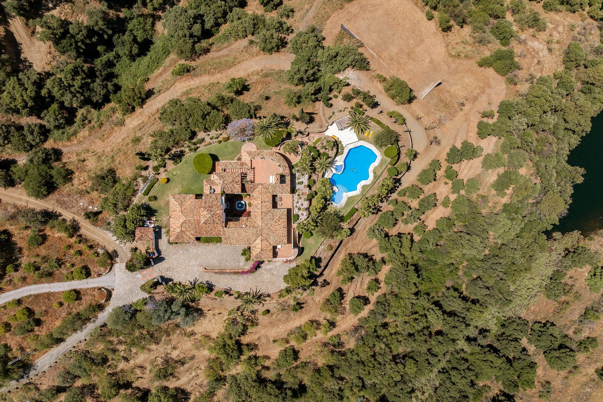 6 Bed, 6 Bath, HouseFor Sale, Istán, Malaga