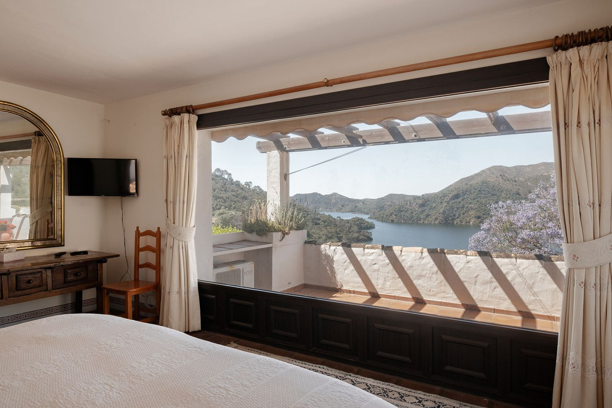 6 Bed, 6 Bath, HouseFor Sale, Istán, Malaga