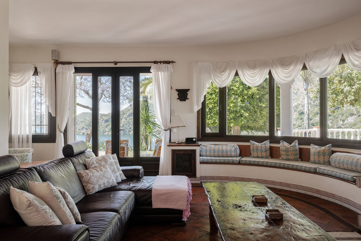 6 Bed, 6 Bath, HouseFor Sale, Istán, Malaga