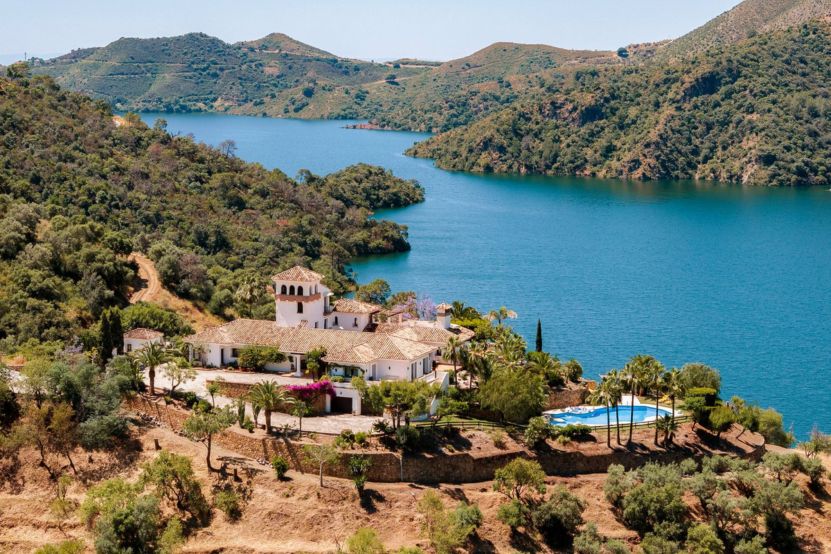 6 Bed, 6 Bath, HouseFor Sale, Istán, Malaga