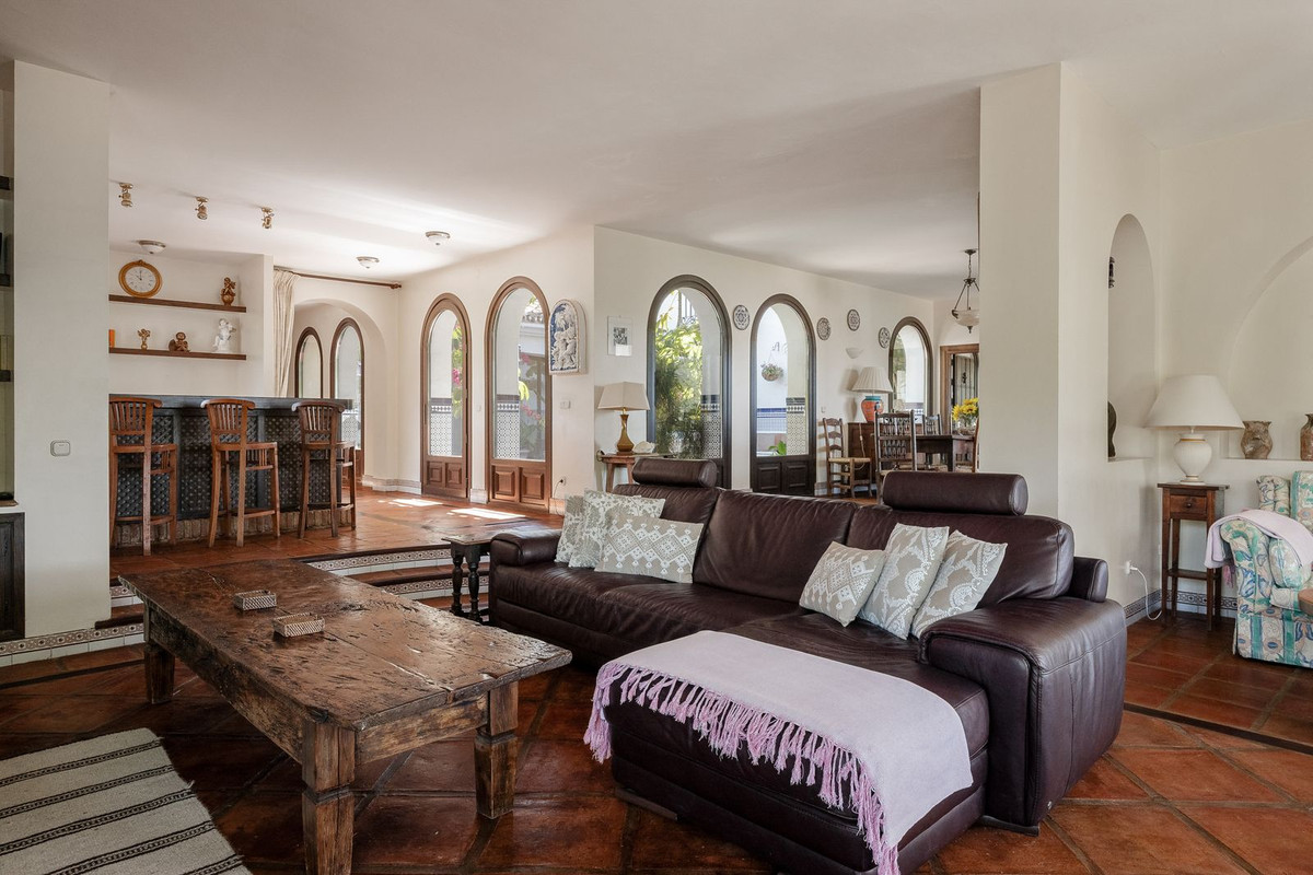 6 Bed, 6 Bath, HouseFor Sale, Istán, Malaga