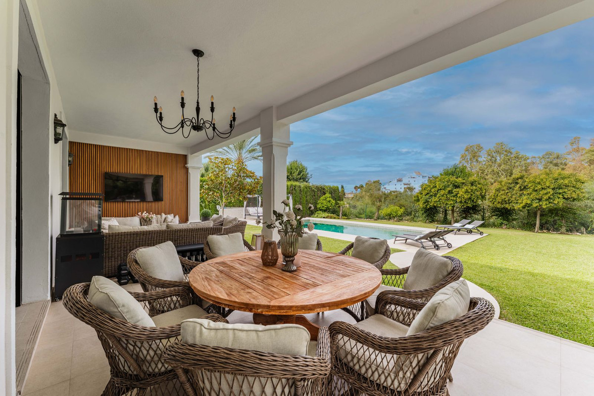 6 Bed, 4 Bath, HouseFor Sale, Atalaya, Malaga