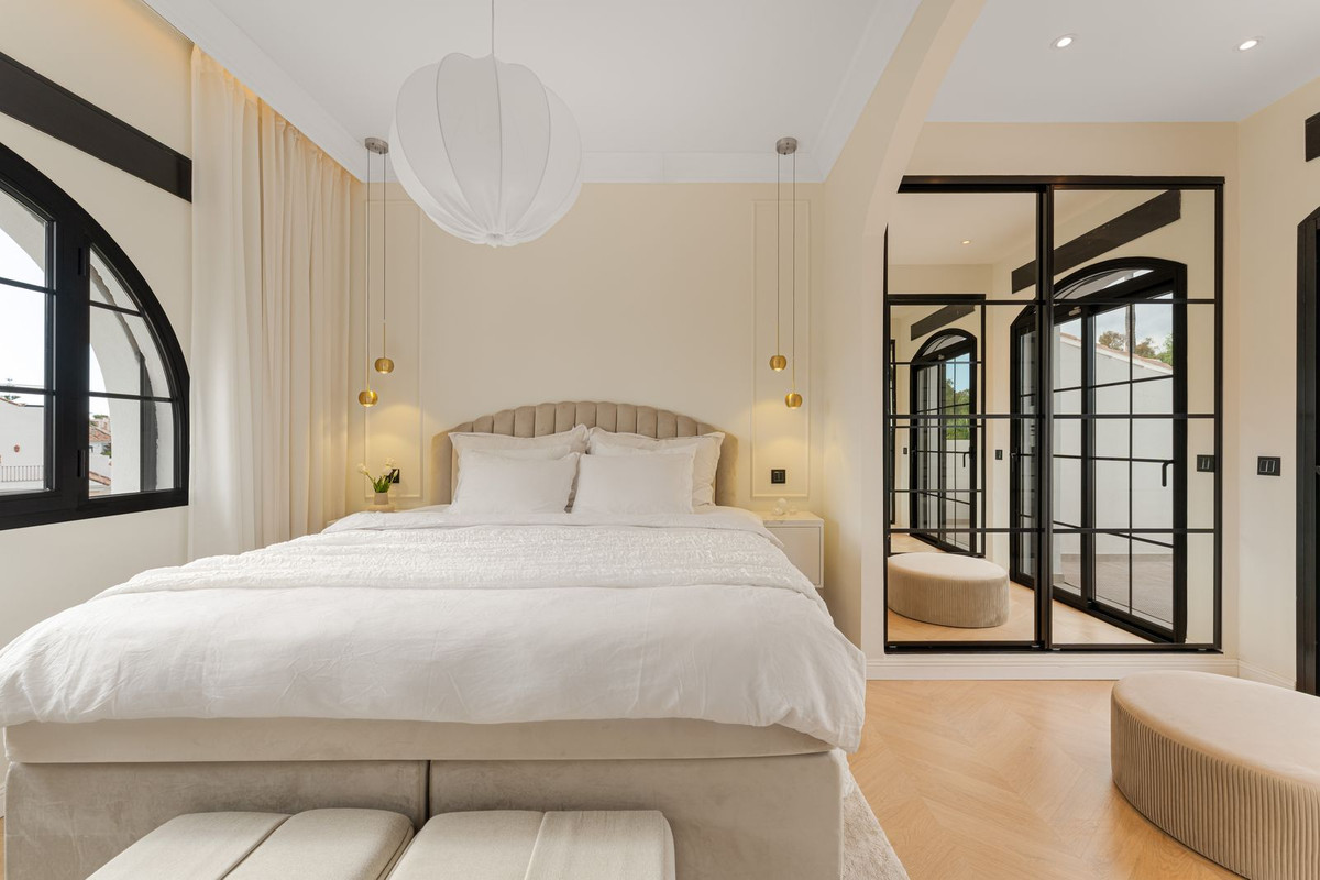 6 Bed, 4 Bath, HouseFor Sale, Atalaya, Malaga