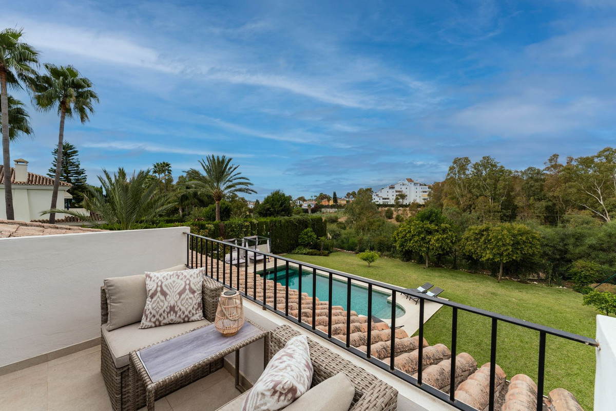 6 Bed, 4 Bath, HouseFor Sale, Atalaya, Malaga