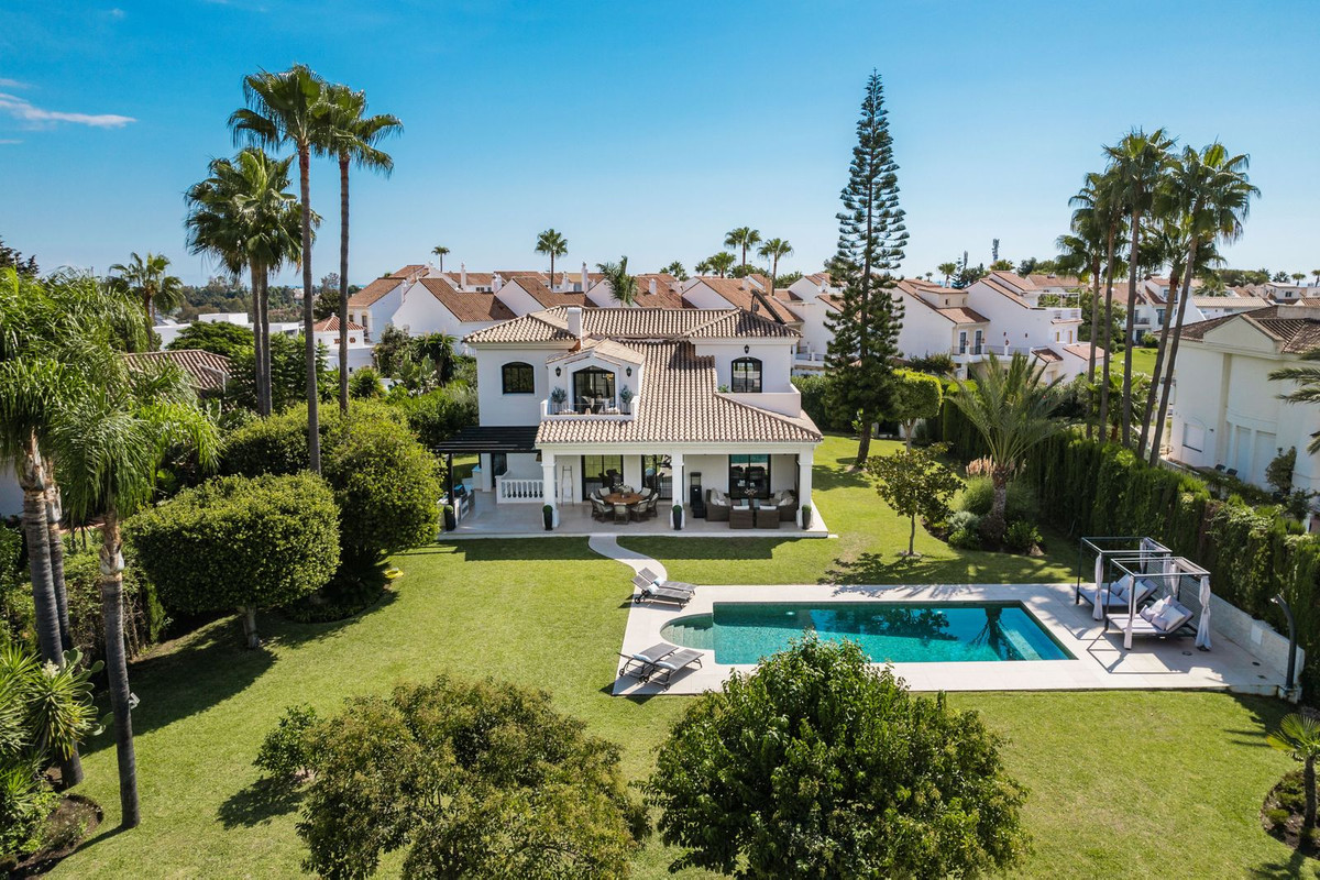 6 Bed, 4 Bath, HouseFor Sale, Atalaya, Malaga