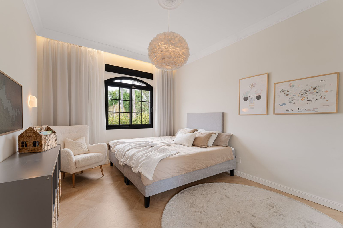 6 Bed, 4 Bath, HouseFor Sale, Atalaya, Malaga