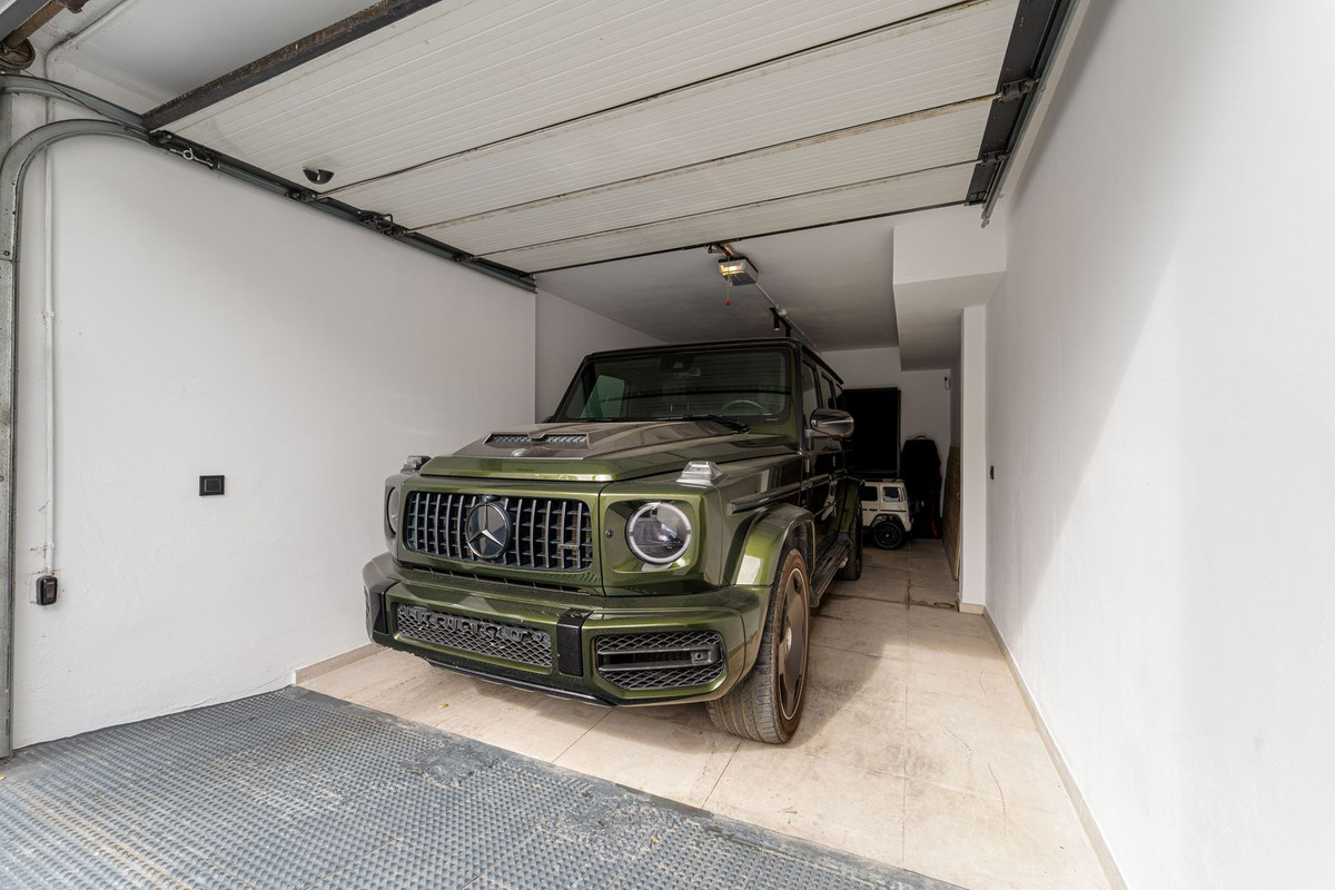 6 Bed, 4 Bath, HouseFor Sale, Atalaya, Malaga