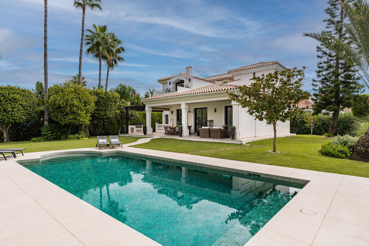 6 Bed, 4 Bath, HouseFor Sale, Atalaya, Malaga