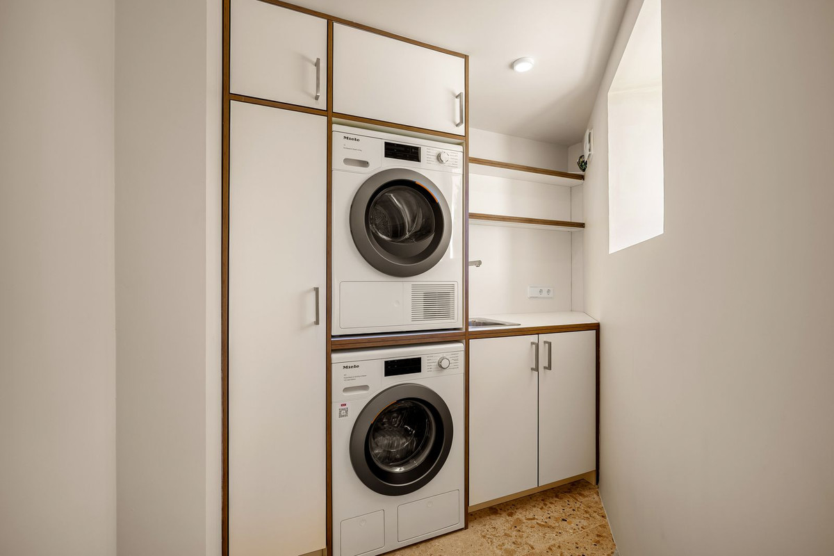 4 Bed, 4 Bath, HouseFor Sale, Las Brisas, Malaga