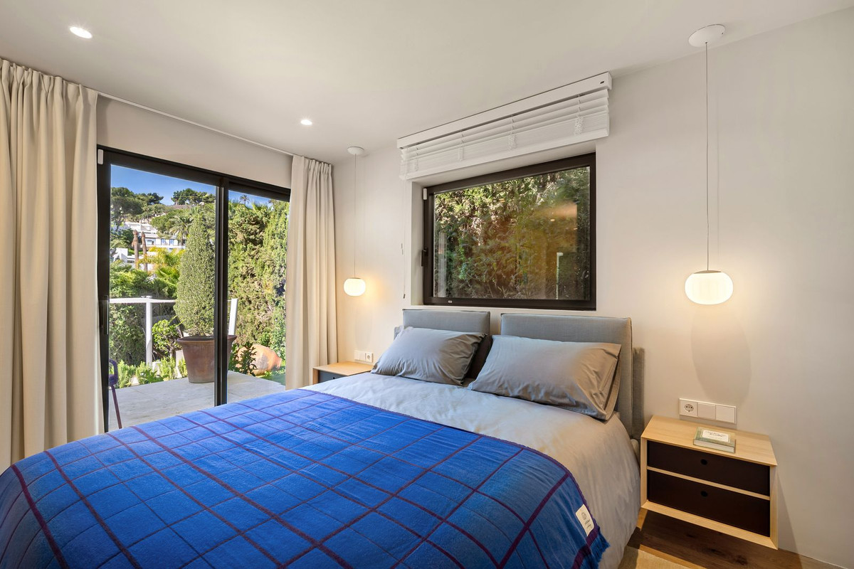 4 Bed, 4 Bath, HouseFor Sale, Las Brisas, Malaga