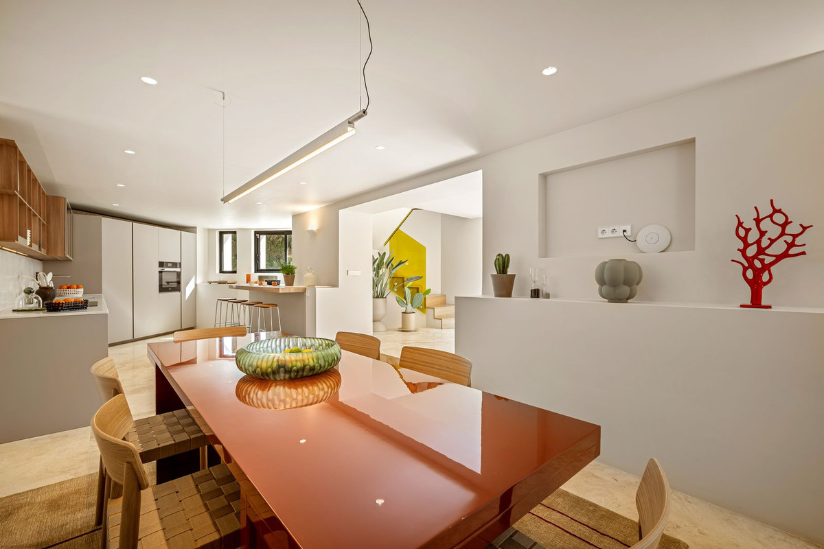 4 Bed, 4 Bath, HouseFor Sale, Las Brisas, Malaga