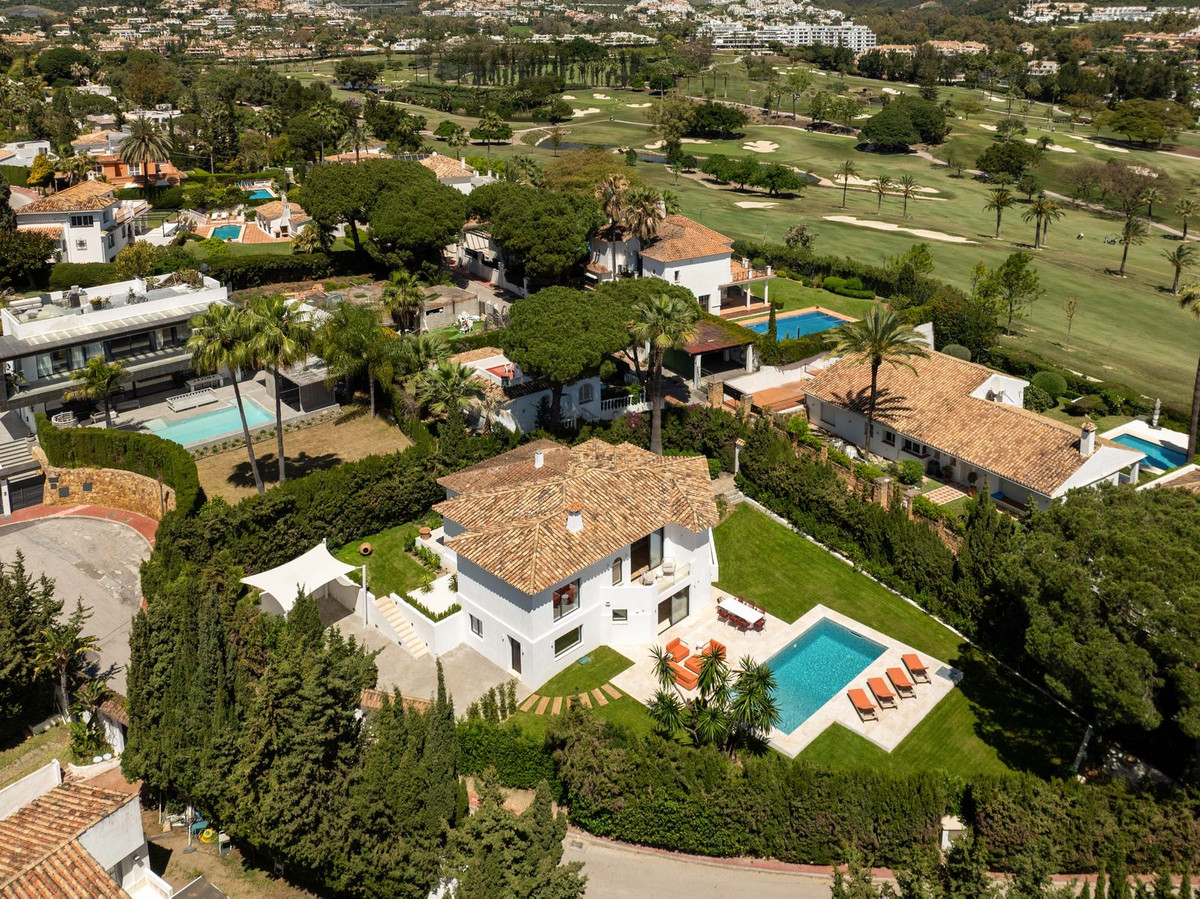 4 Bed, 4 Bath, HouseFor Sale, Las Brisas, Malaga