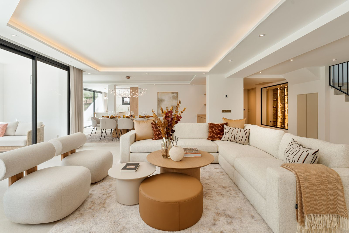 4 Bed, 4 Bath, HouseFor Sale, Nagüeles, Malaga