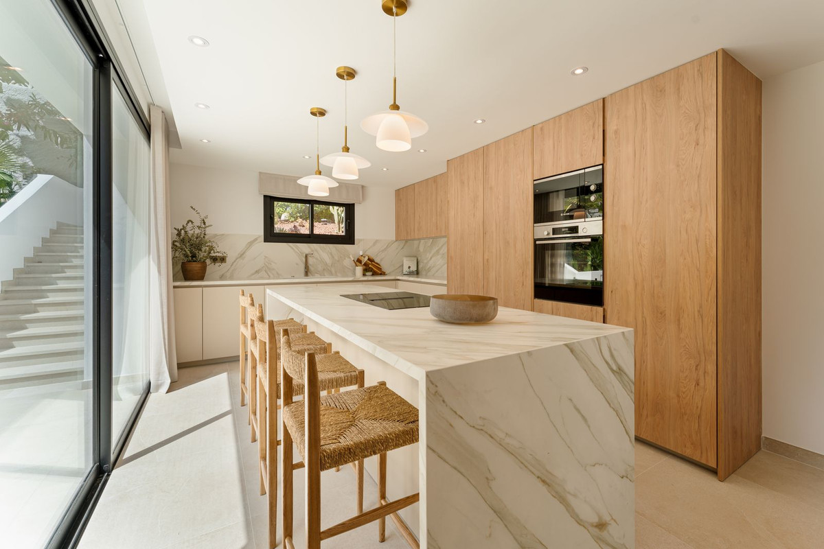 4 Bed, 4 Bath, HouseFor Sale, Nagüeles, Malaga