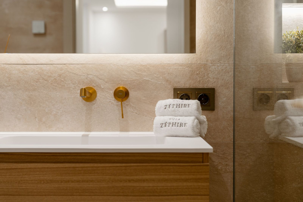 4 Bed, 4 Bath, HouseFor Sale, Nagüeles, Malaga