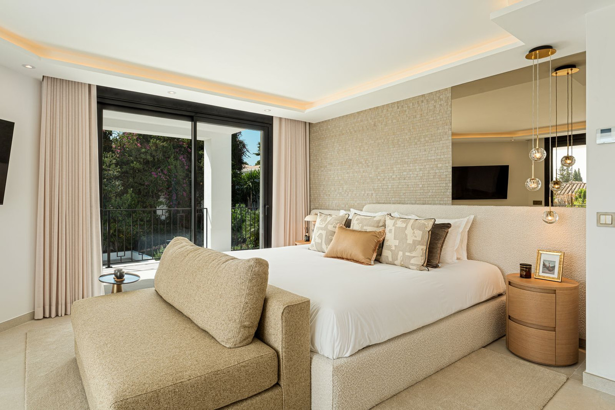 4 Bed, 4 Bath, HouseFor Sale, Nagüeles, Malaga