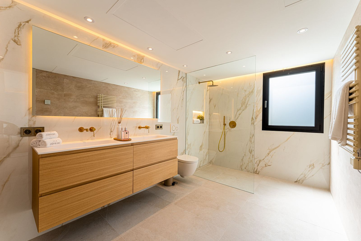 4 Bed, 4 Bath, HouseFor Sale, Nagüeles, Malaga