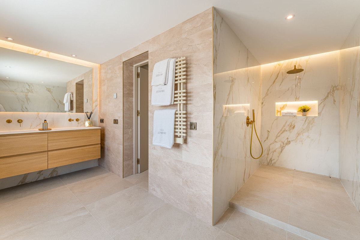 4 Bed, 4 Bath, HouseFor Sale, Nagüeles, Malaga