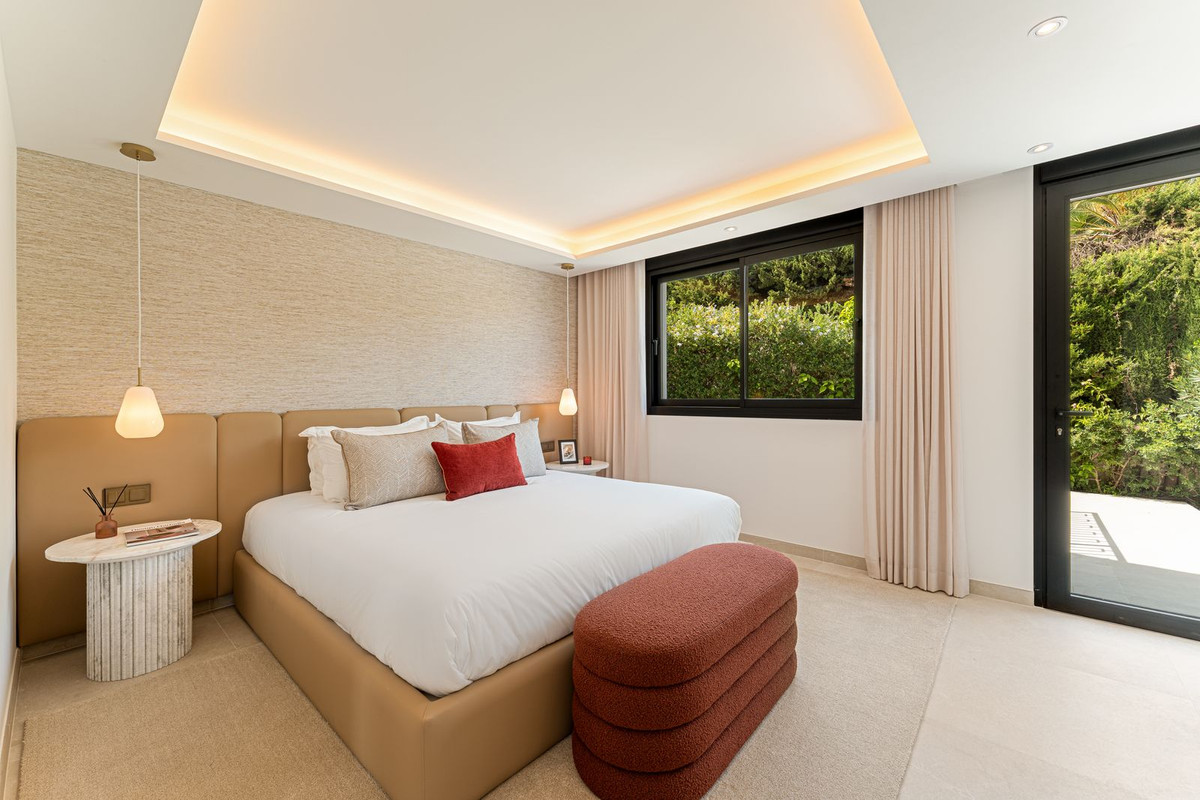 4 Bed, 4 Bath, HouseFor Sale, Nagüeles, Malaga