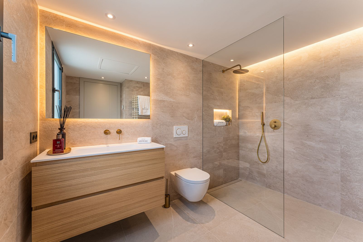 4 Bed, 4 Bath, HouseFor Sale, Nagüeles, Malaga