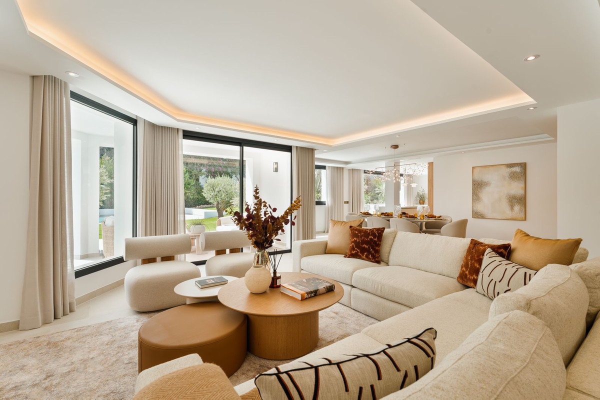 4 Bed, 4 Bath, HouseFor Sale, Nagüeles, Malaga