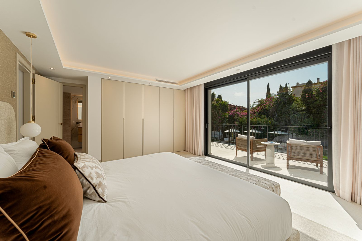 4 Bed, 4 Bath, HouseFor Sale, Nagüeles, Malaga