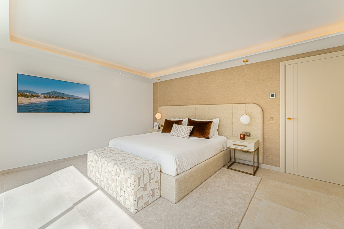 4 Bed, 4 Bath, HouseFor Sale, Nagüeles, Malaga