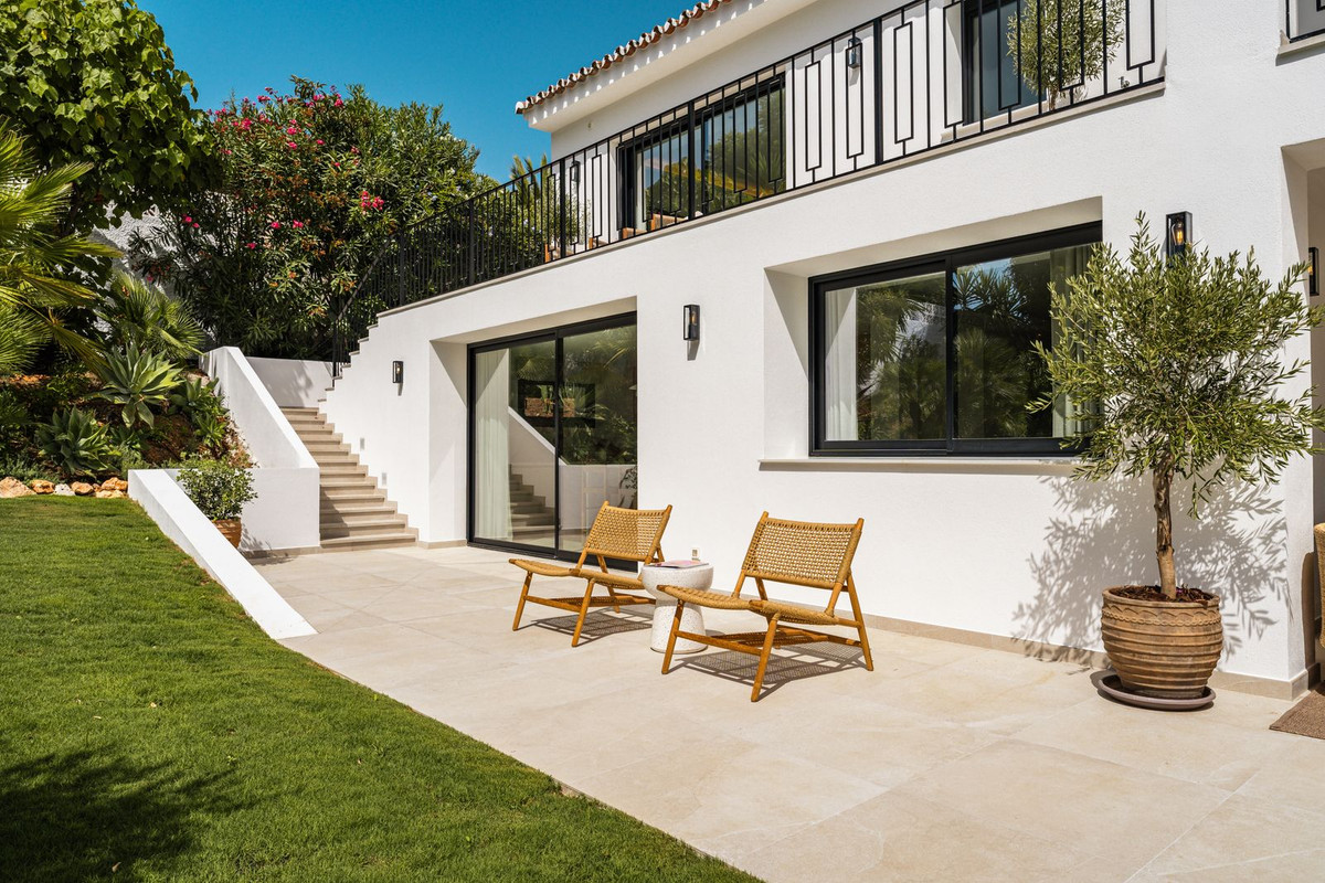 4 Bed, 4 Bath, HouseFor Sale, Nagüeles, Malaga