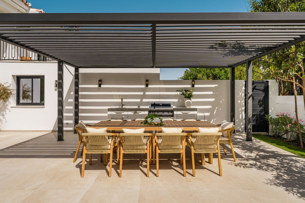 4 Bed, 4 Bath, HouseFor Sale, Nagüeles, Malaga