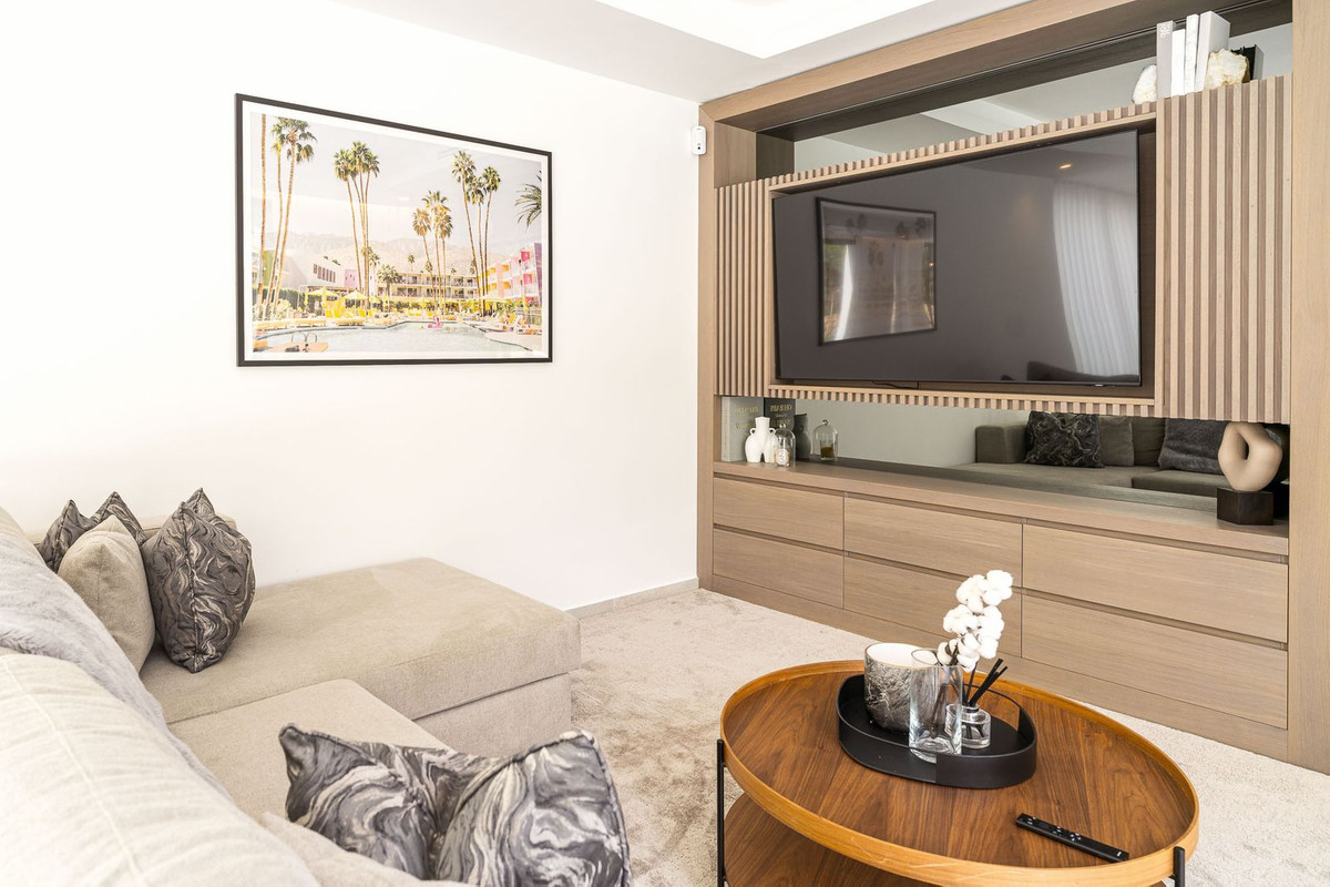 4 Bed, 4 Bath, HouseFor Sale, Nueva Andalucia, Malaga