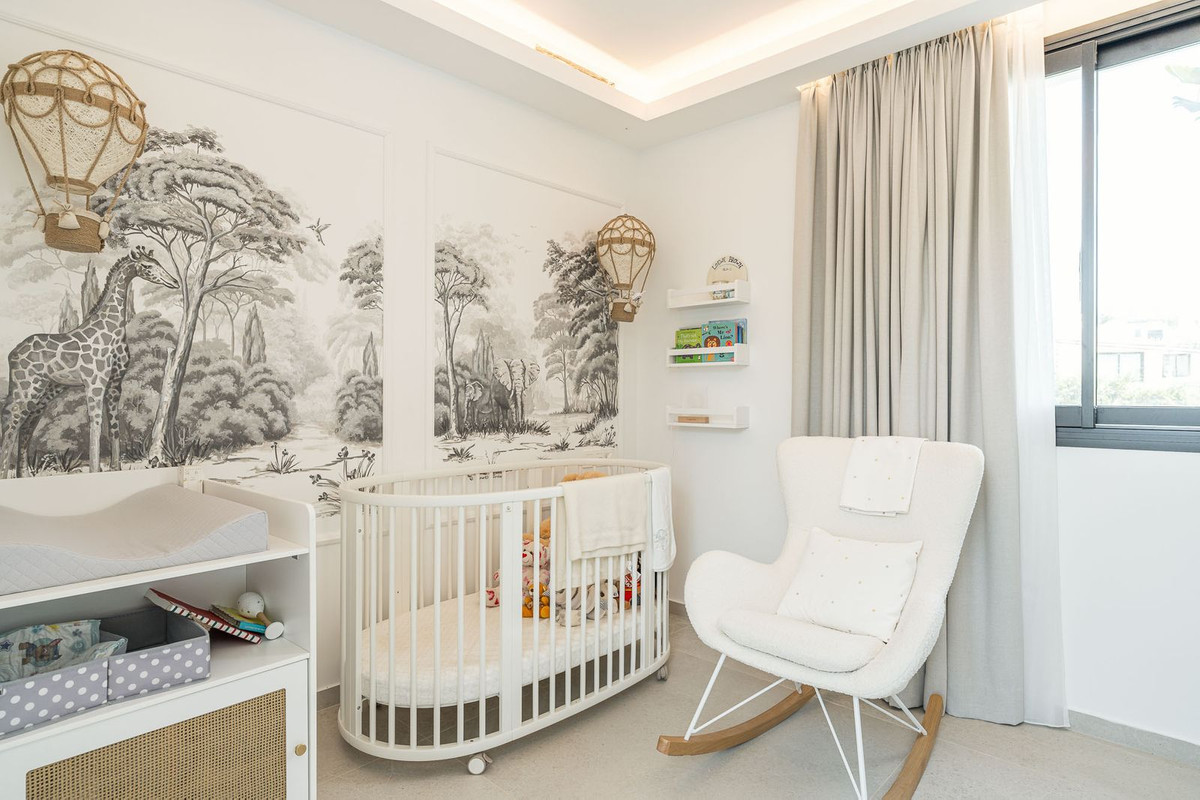 4 Bed, 4 Bath, HouseFor Sale, Nueva Andalucia, Malaga