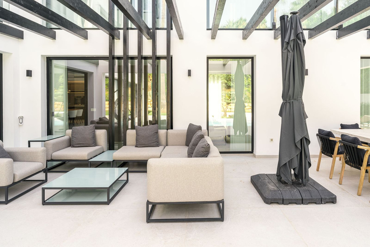 4 Bed, 4 Bath, HouseFor Sale, Nueva Andalucia, Malaga